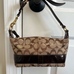 Coach signature handbag in beige